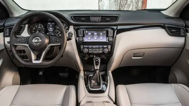 Nissan Rogue Sport vs Nissan Qashqai