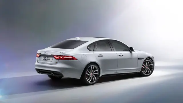 jaguar xf 2016 trasera