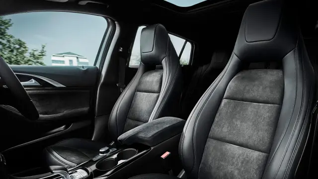 Infiniti Q30 interior