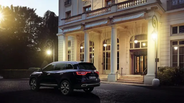 Renault Koleos Initiale Paris trasera