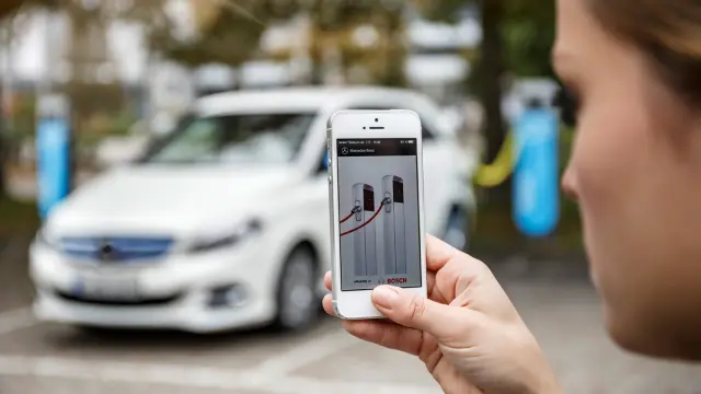 Mercedes Clase B Electric Drive smartphone