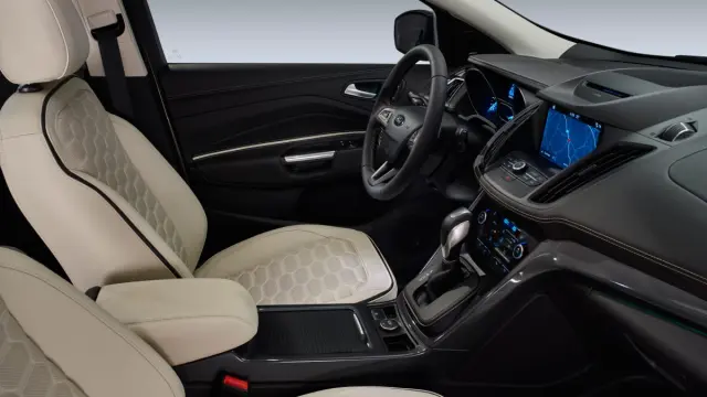 Ford Kuga Vignale interior