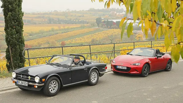 Duelo de ayer y hoy: Mazda MX-5 vs Triumph TR morros