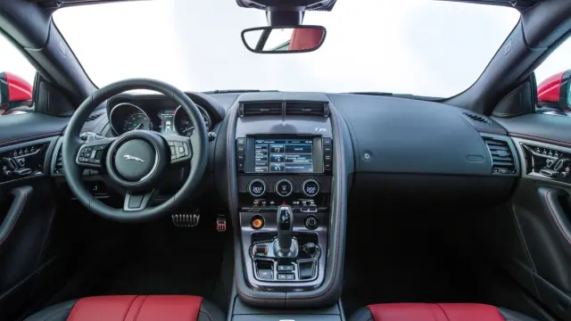 jaguar-salpicadero