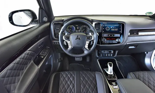 El interior del acabado Kaiteki es el más lujoso