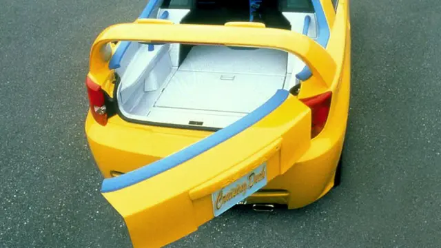 Toyota Celica Cruising Deck de 1999 zaga