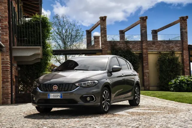 Fiat Tipo de cinco puertas estatica