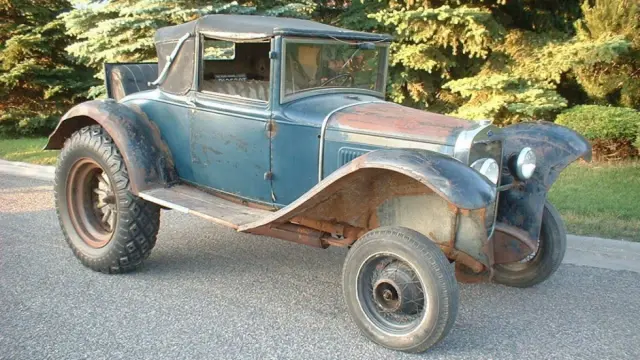 Ford Model A 'Bigfoot' con ruedas normales delante