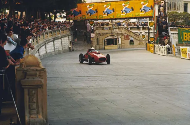 Ferrari F2 en Montecarlo (1957)