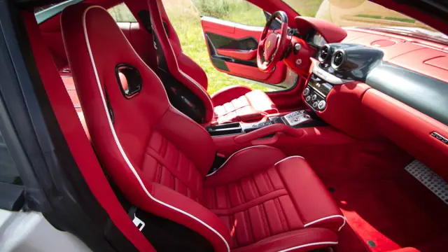 subasta Ferrari 599 GTB Fiorano asientos