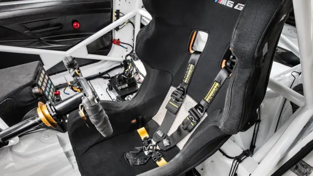 BMW-M6-GT3-2016-interior-cockpit