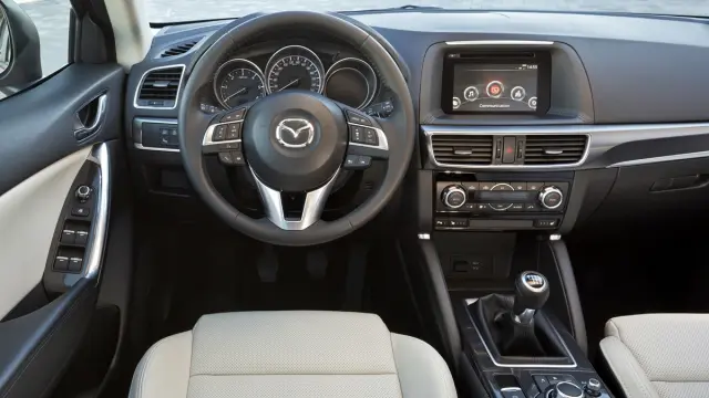 Nuevo_Mazda_CX-5_2015_interior