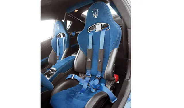 Maserati Gran Turismo MC Stradale bacquets