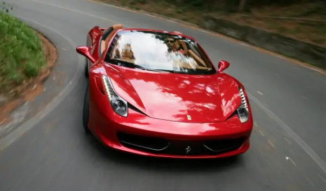 Ferrari 458 Spider delantera