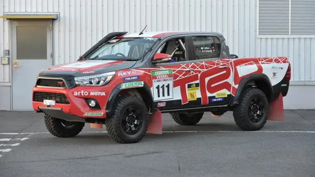 Tokio-Auto-Salón-2017-Toyota-hilux-revo-trd-axcr2016