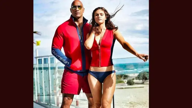 'La Roca' será uno de los actores de la película de 'Los Vigilantes de la Playa'.