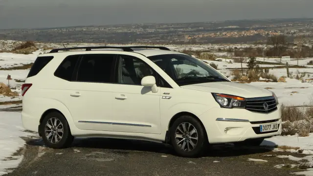 Prueba SsangYong Rodius lateral