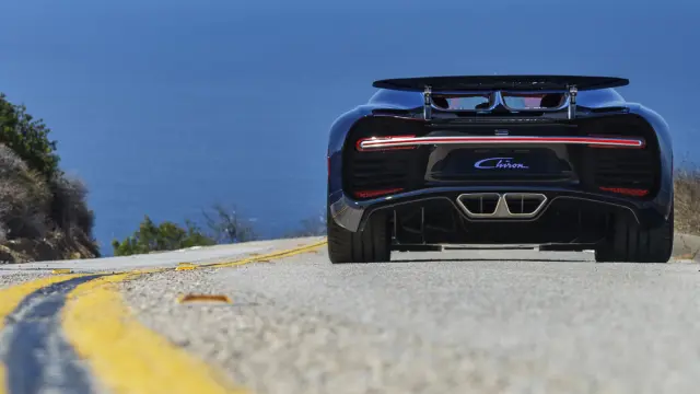 Bugatti Chiron Pebble Beach trasera
