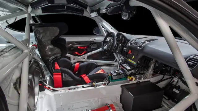 Porsche Cayman GT4 Clubsport interior