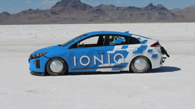 Hyundai Ioniq Hybrid récord velocidad perfil