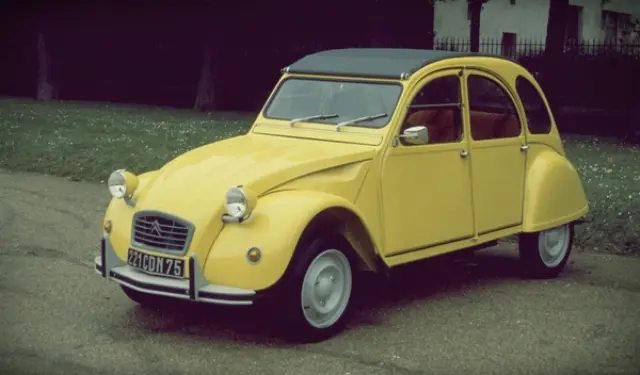 Los 13 coches más terroríficos para concudir Citroën 2 CV