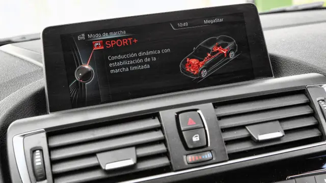 BMW-M2-Coupe-pantalla-modo-conduccion