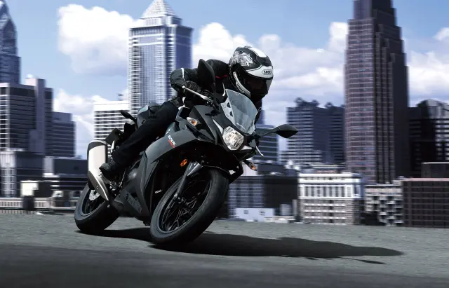 Nueva Suzuki GSX-R250 2
