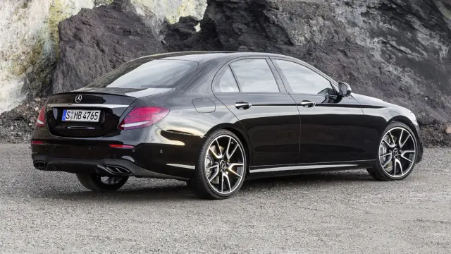 Mercedes-AMG E43 4Matic zaga