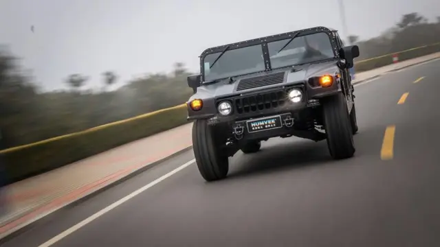 nuevo Hummer H1 delantera