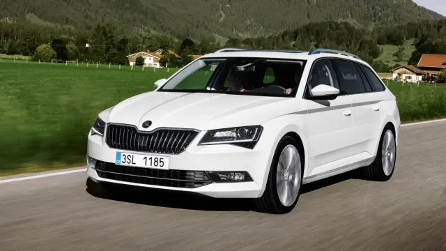 Skoda superb combi 2015 tres cuartos macha