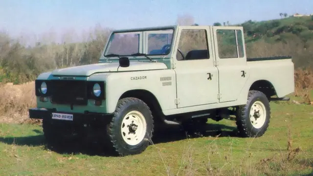 todoterrenos-viejos-baratos-Land-Rover-Santana-descapotable