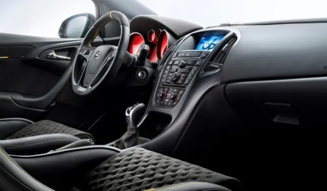 Interior del Opel Astra OPC EXTREME