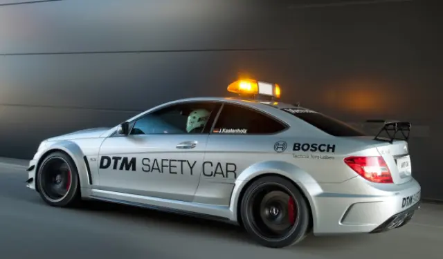 Mercedes C63 AMG Coupé Black Series DTM Safety Car perfil