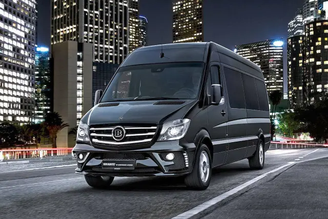 Brabus VIP Conference Lounge. Una oficina-suite rodante...
