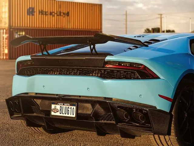 Lamborghini Huracan by 106 industries