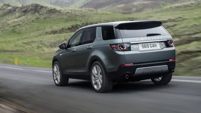 Land Rover Discovery Sport trasera