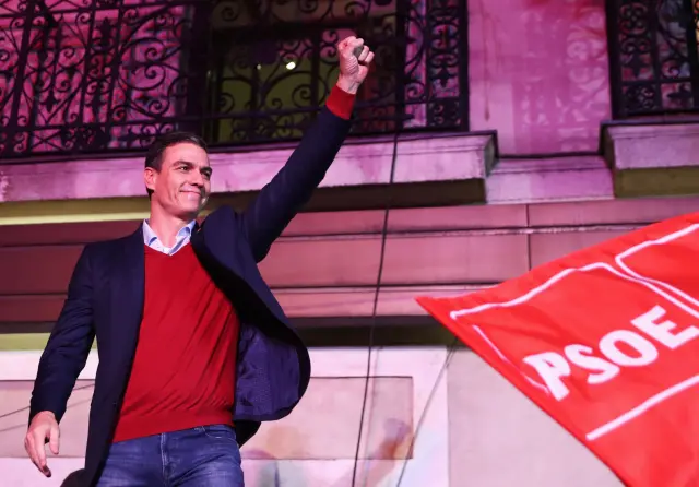 Pedro Sánchez festeja los resultados del 10-N.