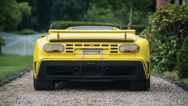 Bugatti EB110 SS trasera