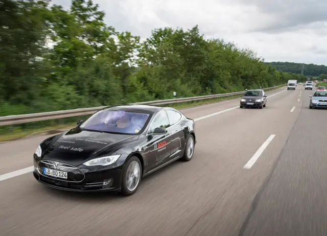 Coche autónomo de Bosch con mapas de TomTom