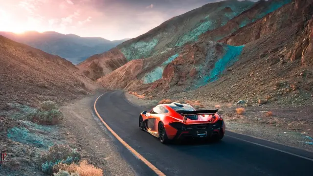 McLaren P1 en Death Valley dinámica
