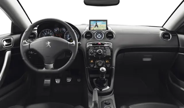 Peugeot RCZ 2012 interior salpicadero