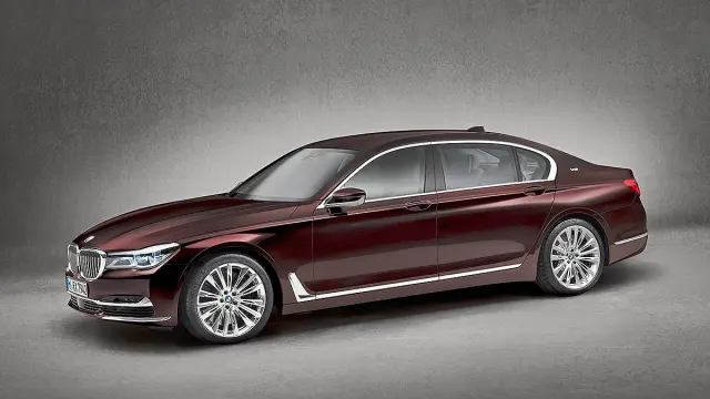 BMW M760Li xDrive capó