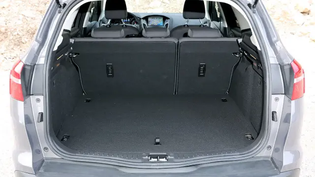 Ford Focus Turnier interior maletero