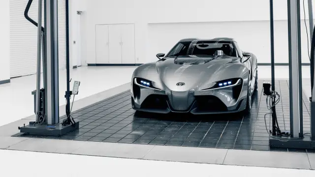 Toyota FT-1 concept frontal garaje