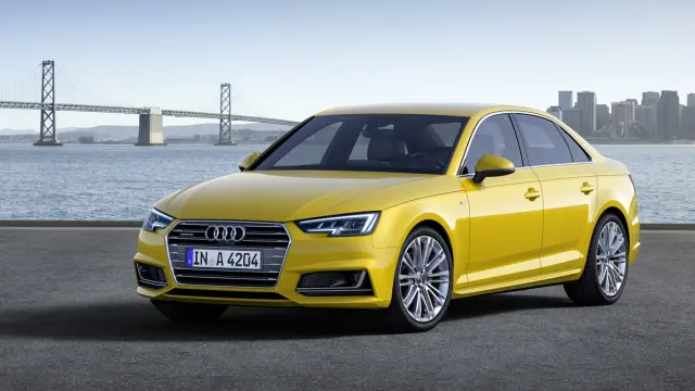 amarillo Audi A4 2015