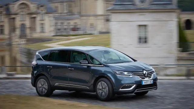 El motor de 225 CV muestra su refinamiento en cualquier circunstancia.
