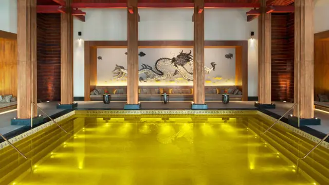 piscina Hotel St. Regis Lhasa