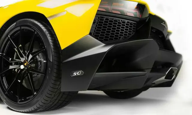Lamborghini Aventador LP720-4 50 Aniversario zaga
