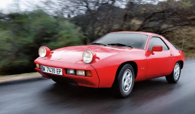 Porsche 928 delantera