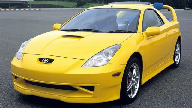 Toyota Celica Cruising Deck de 1999 morro